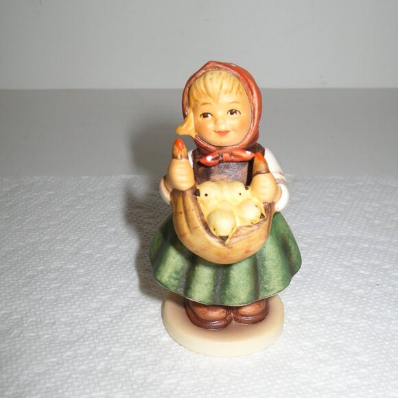 Hummel Goebel  "CHICKEN LICKEN" #385 4/0 Figurine TMK-7 Girl w/Chicks 1st Issue - Picture 1 of 7